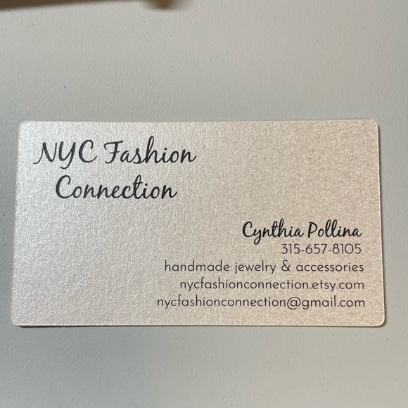 Meet your Posher, Cynthia - Picture 3 of 3